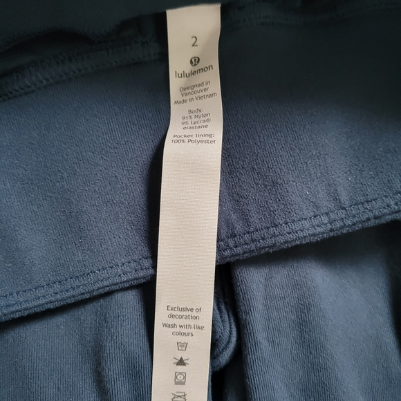 Lululemon Ready To Rulu. Gorgeous Night Diver - Picture 3 of 6